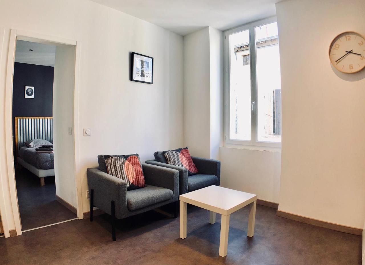 Appartements Entre Provence Et Camargue Tarascon Exterior foto